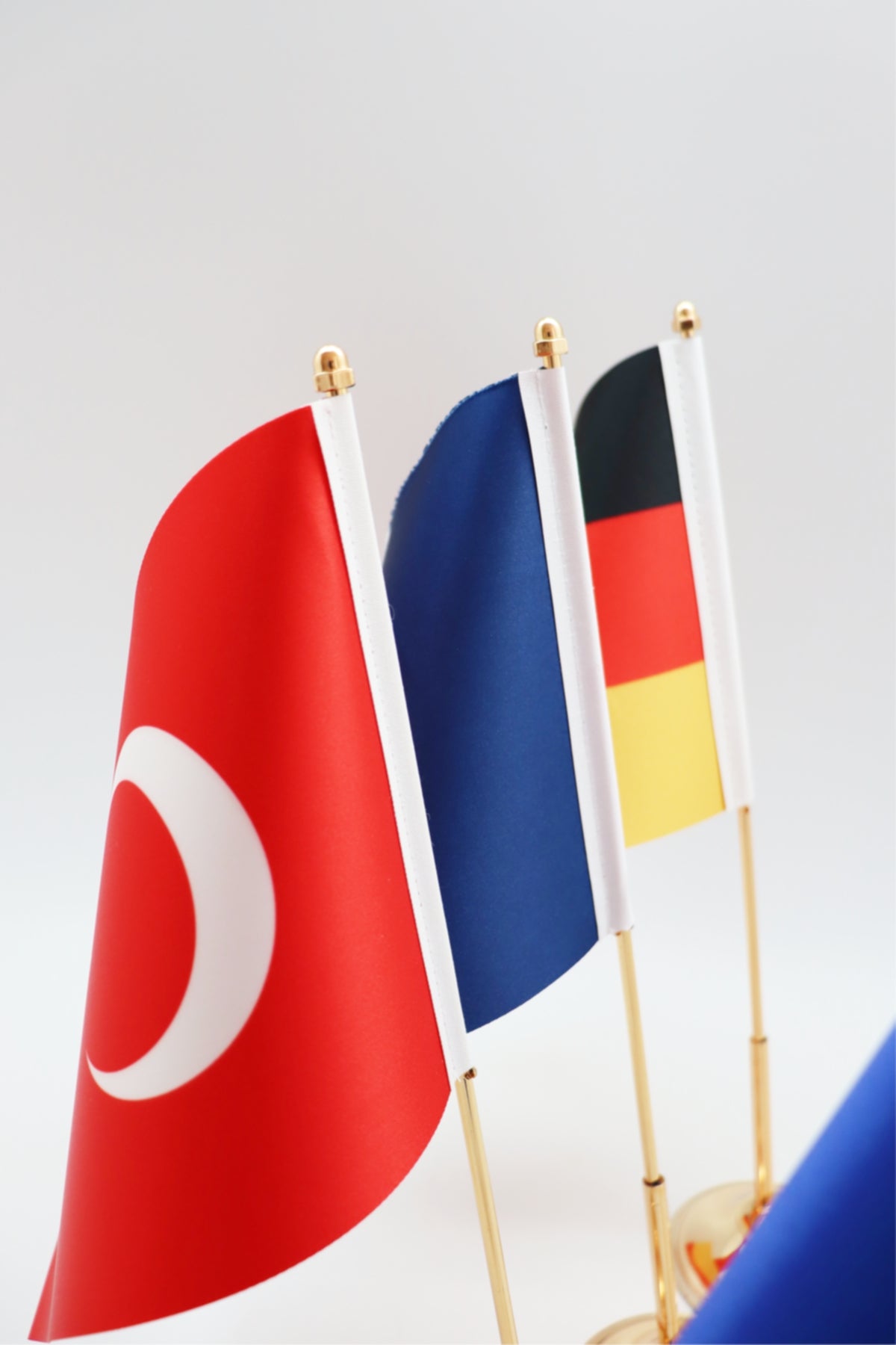 Tunus Turkiye masa bayragi gold detay