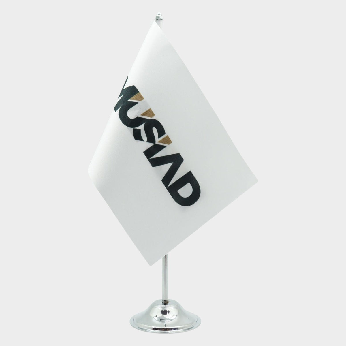 Logo Baskılı Tekli Masa Bayrağı, krom direkli, 15 × 22,5 cm bayrak, ağırlıklı kaide (1)