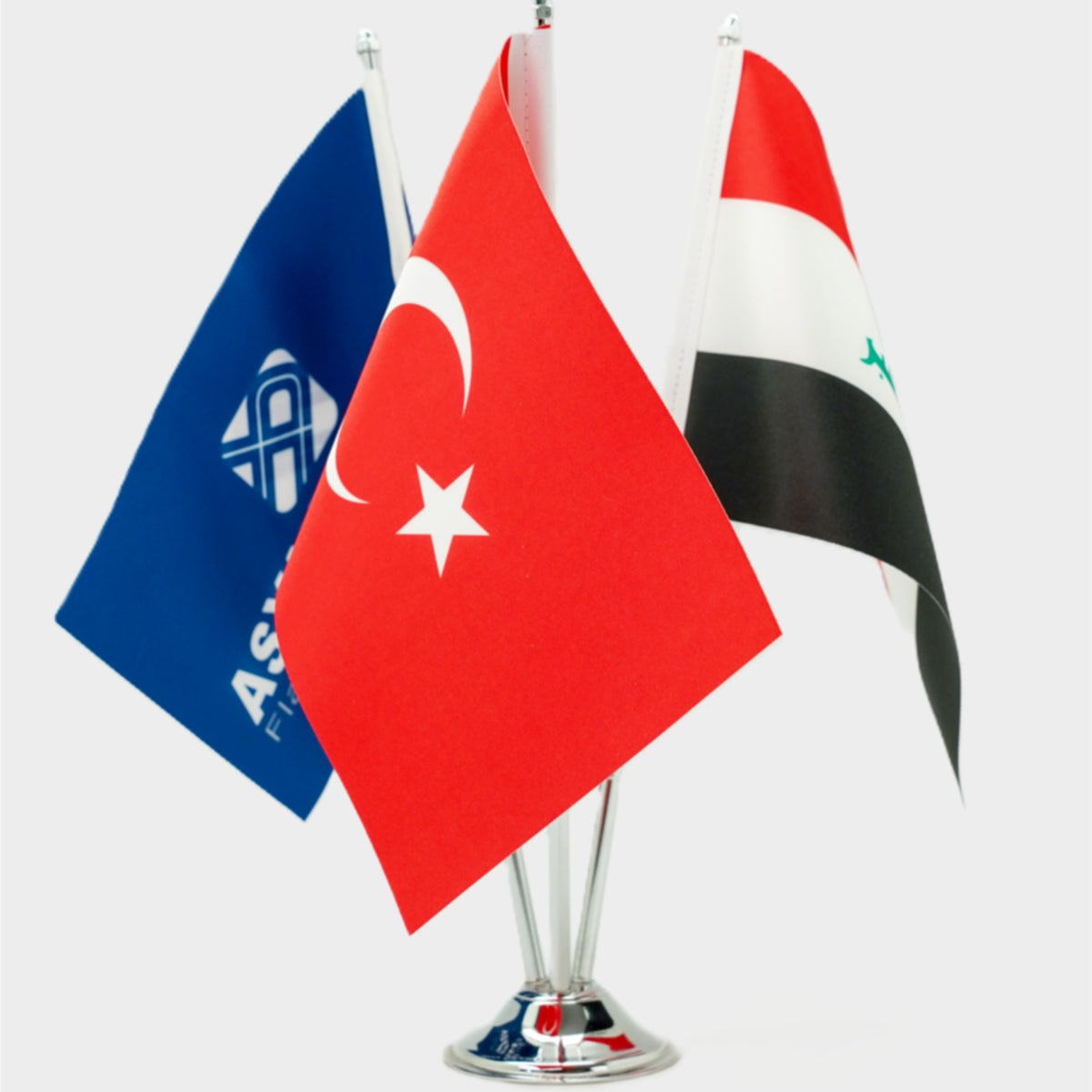 Üçlü Masa Bayrağı