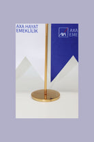Logo Baskılı Kırlangıç T Model Masa Bayrağı, altın direkli, 8 × 32 cm bayrak, ağırlıklı kaide (5)
