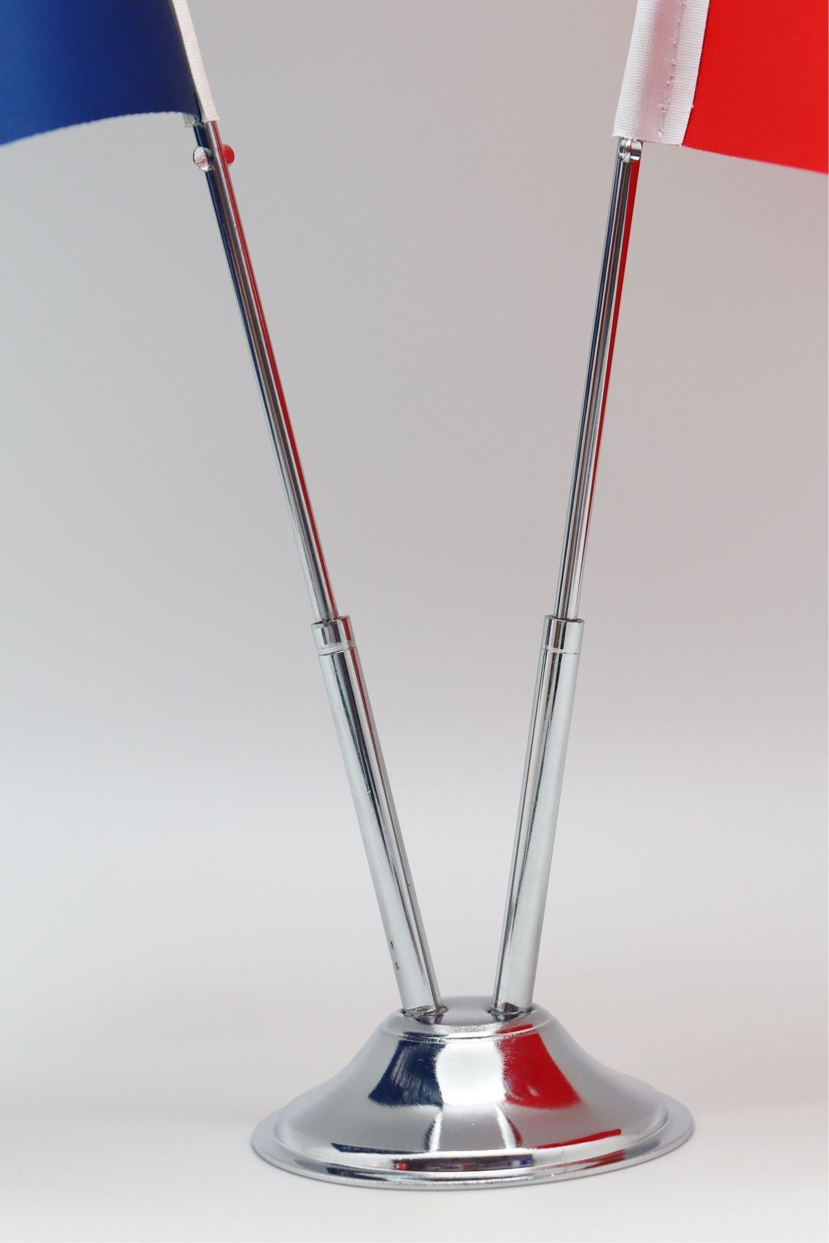 Logo Baskılı İkili Masa Bayrağı, krom direkli, 15 × 22,5 cm bayrak, ağırlıklı kaide (4)