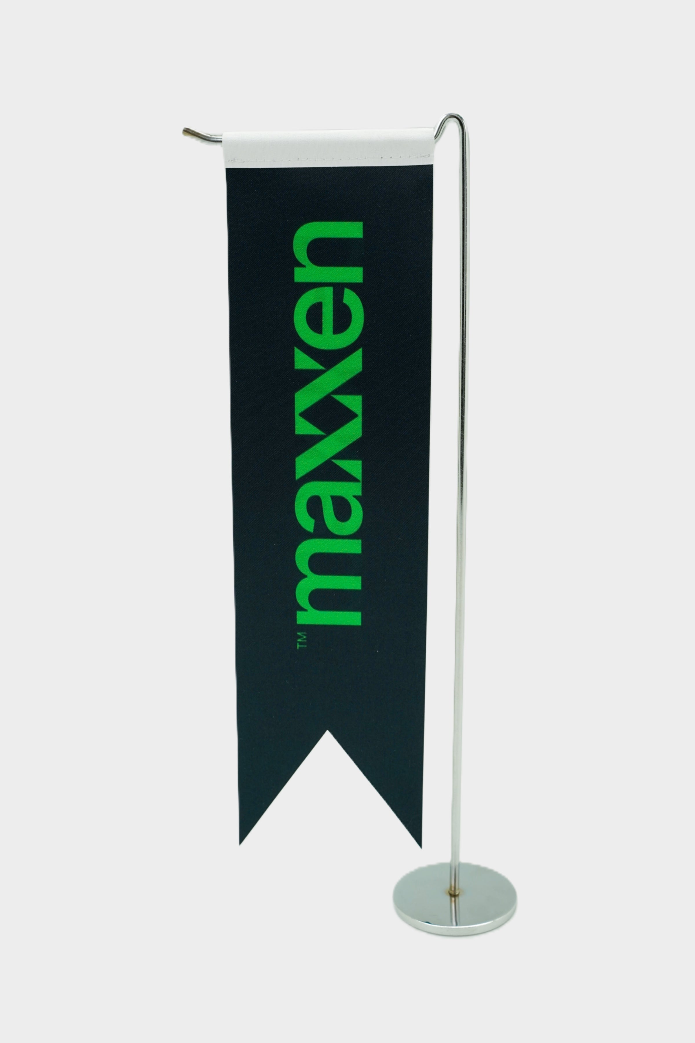 Swallowtail L-Shaped Desk Flag